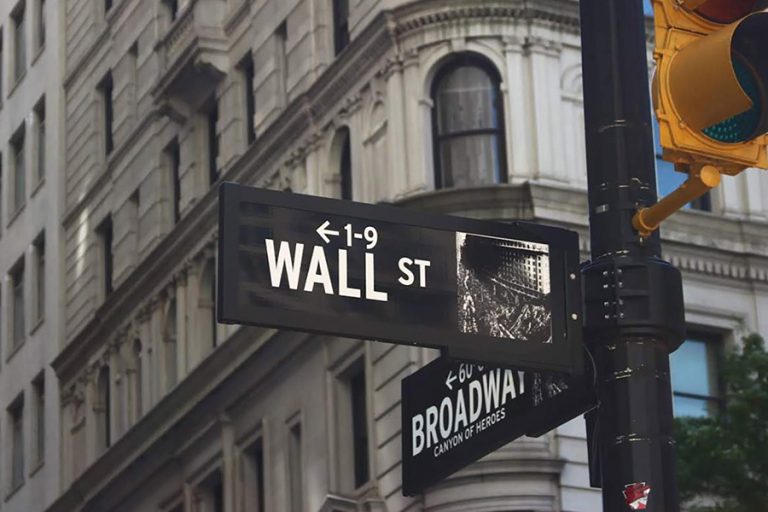 Wall Street and Broadway intersection
